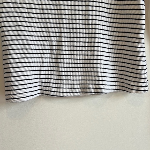 🌼 2/$20 Oak + Fort Off the Shoulder Crop Shirt - Picture 5 of 5